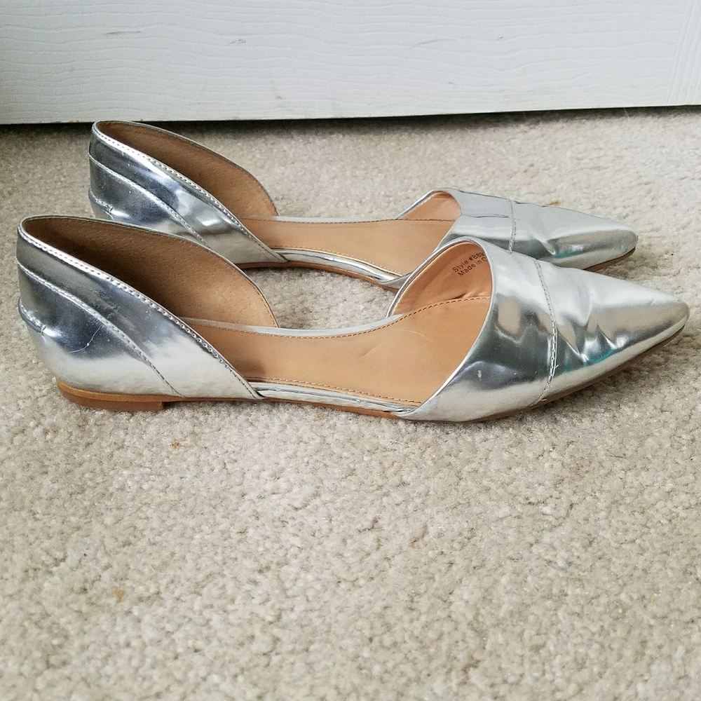 J. Crew Silver Pointed Toe Flats Size 8.5 - Picture 1 of 7
